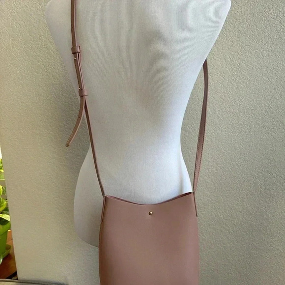 Samara Blush Crossbody Bag - Picture 4 of 8